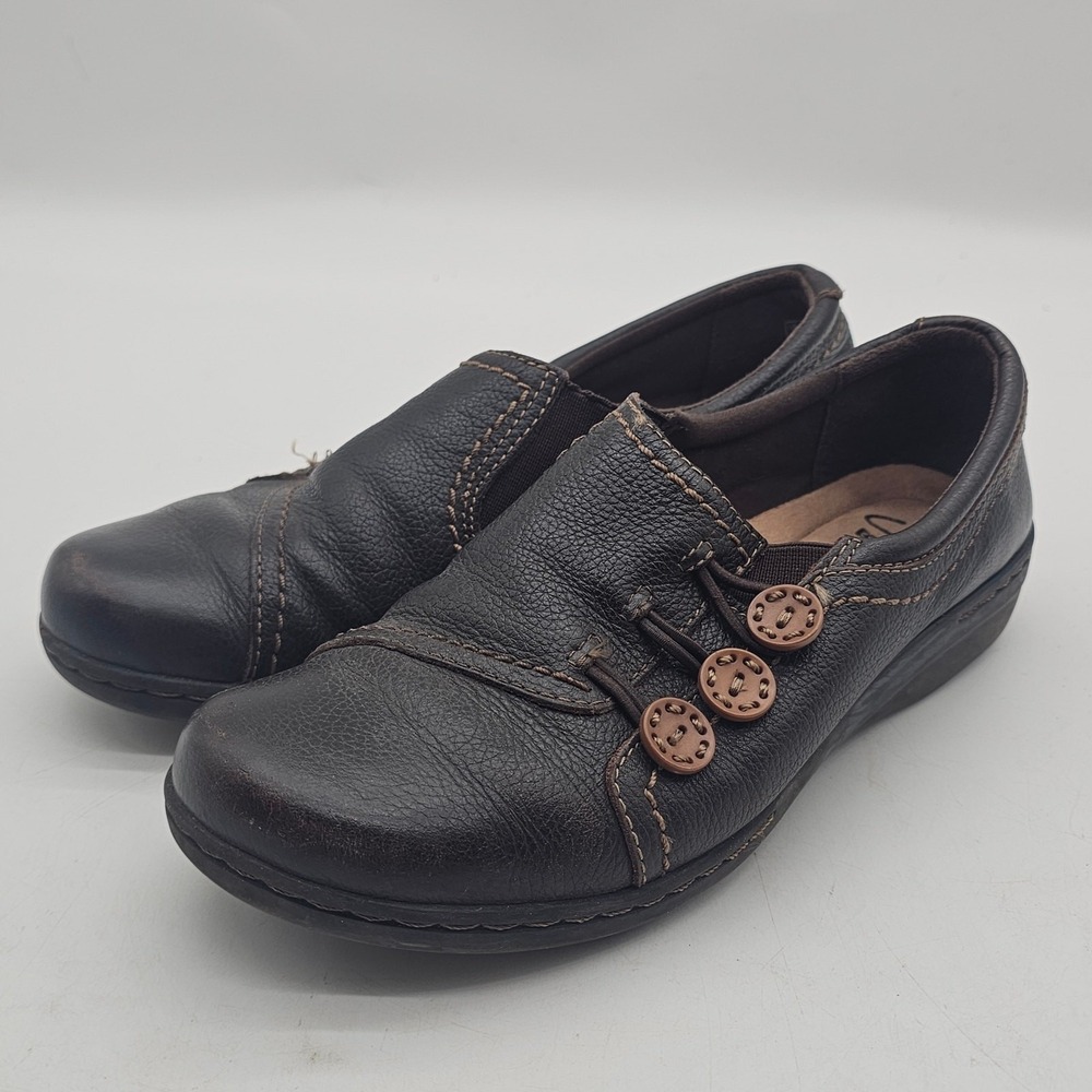 Women's Clarks Collection Soft Cushion Slip On  Leather Shoes Buttons Sz 8.5 Brn